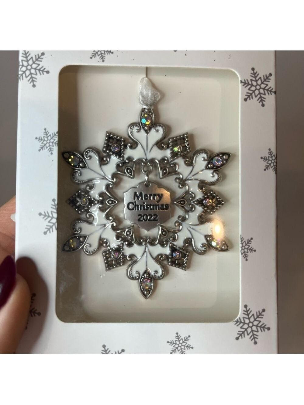 Laraine Christmas Tree Ornament 2022 Snowflake - Picture 2 of 3